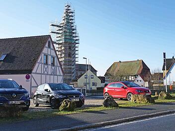 In der Diskussion: der Platz in der Ortsmitte mit Blick auf die Klosterkirche
