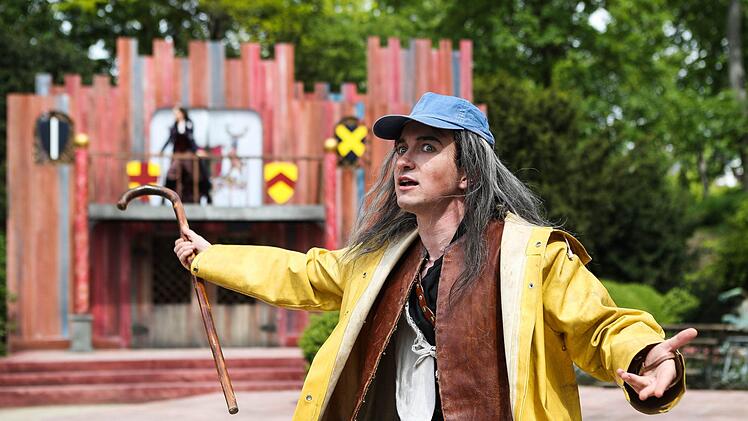 "Robin Hood" feierte Premiere als Familienstück auf der Coburger Freilicht-Bühne am Herzog-Alfred-Brunnen im Hofgarten.Foto: Henning Rosenbusch