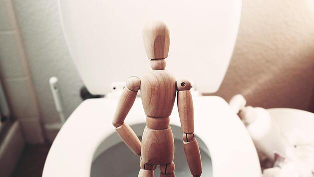 Symbolbild: Pinkeln, Toilette