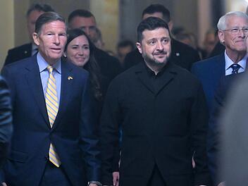 Ukrainischer Pr&auml;sident Selenskyj mit Senatoren