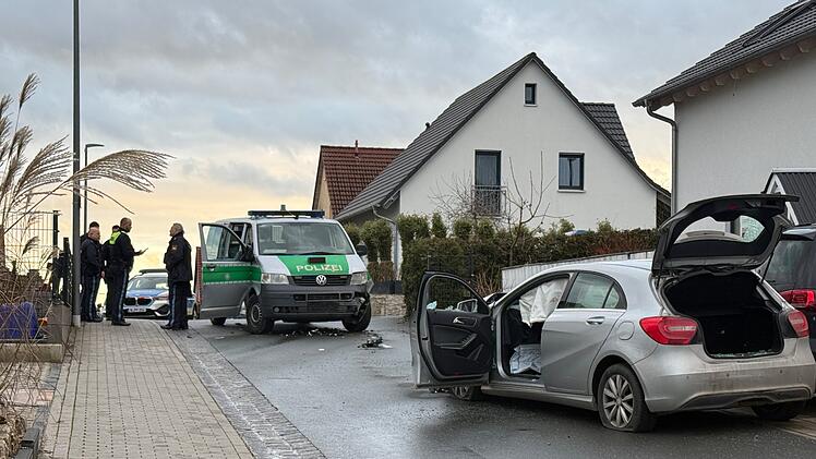 Nach waghalsiger Verfolgungsfahrt: Polizei stoppt flüchtige Autofahrerin durch Schüsse