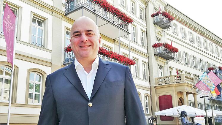 Seit 1. Juli im Amt: Markus Schmidt (50) will als neuer Hoteldirektor dem Kaiserhof Victoria seinen historischen Glanz zurückgeben.Sigismund von Dobschütz
