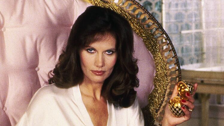 Maud Adams war sowohl in "James Bond 007 - Der Mann mit dem goldenen Colt" (1974) als auch in "Octopussy" (1983) das Bond-Girl an der Seite von Roger Moore.
