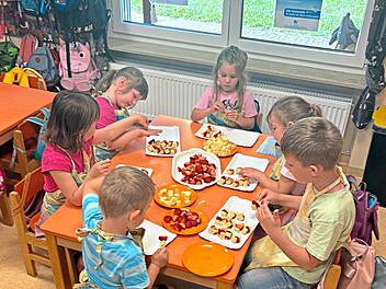 Das Fr&uuml;hst&uuml;ck schmeckte den Kindern offensichtlich hervorragend. Anita Lauer