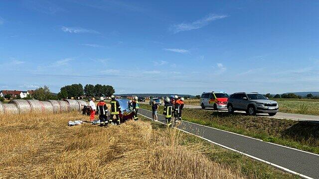 Unfall zwischen Langensendelbach und Igelsdorf: Biker in Feld geschleudert