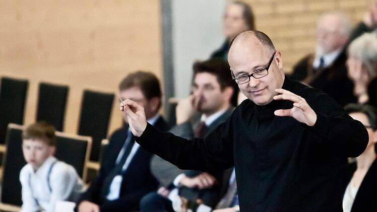 Unter der Leitung von Till Fabian Weser gastierte das Jugendsymphonieorchester Oberfranken erstmals in Bad Rodach.Foto: Jochen Berger