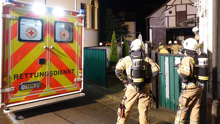 Junge Eltern nach Gas-Austritt in Ha&szlig;furter Wohnhaus in Lebensgefahr