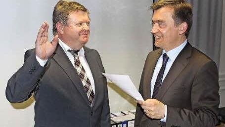 Das Duo Jens Korn (rechts) und Erich Mähringer steht künftig an der Spitze der Stadt Wallenfels.  Foto: Michael Wunder