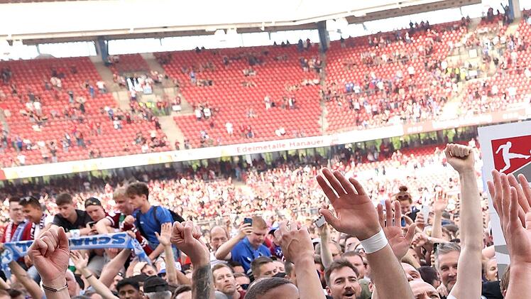 Nürnberg: Sexuelle Belästigung bei FCN-Spiel - Polizei vermeldet blitzschnellen Fahndungserfolg