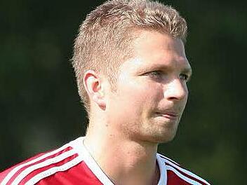 Johannes Eberlein erzielte mit einem Gewaltschuss den Ausgleich für den ASV Hollfeld. Foto: sportpress