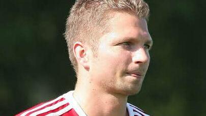 Johannes Eberlein erzielte mit einem Gewaltschuss den Ausgleich für den ASV Hollfeld. Foto: sportpress