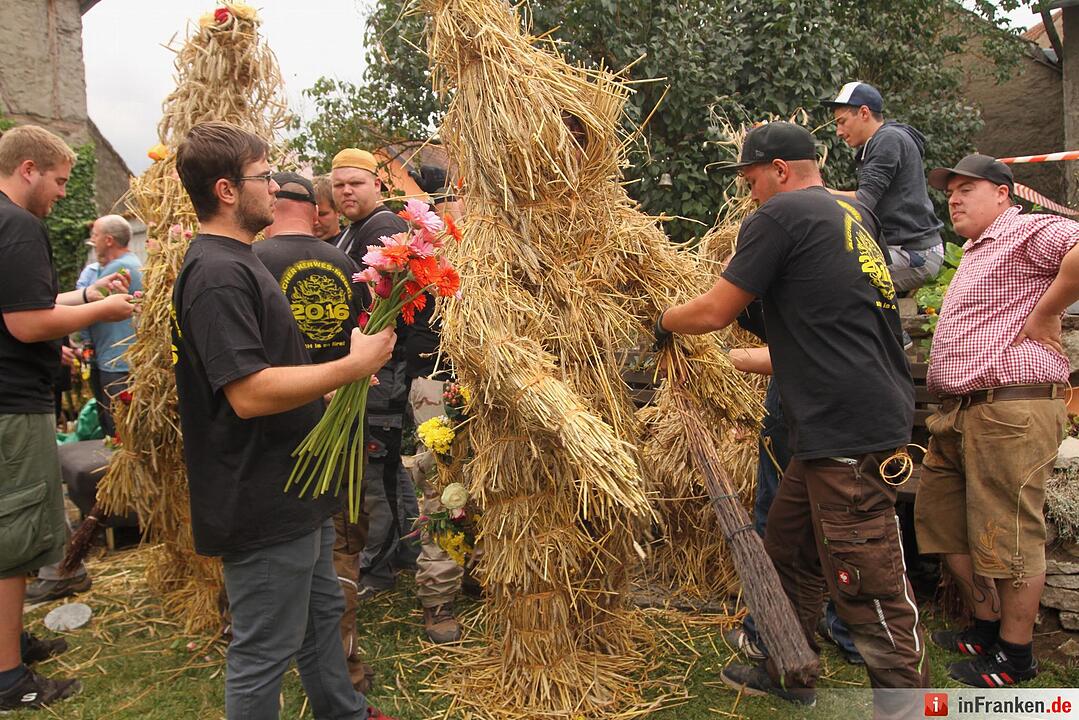 Strohbären in Kirchaich