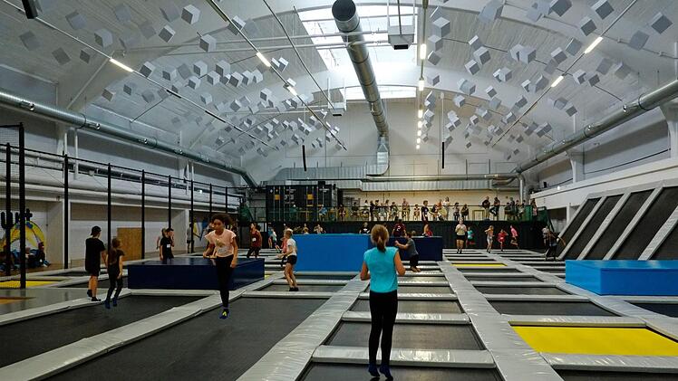 Der "Airtime"-Trampolinpark von innen. Foto: Nikolas Pelke