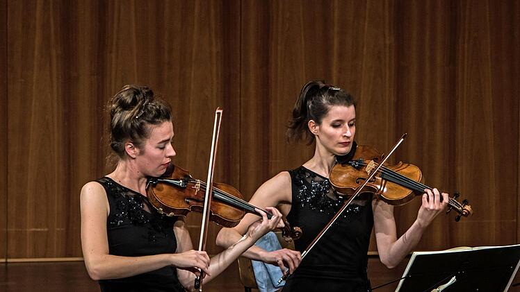 Wie das Aris Quartett das Publikum im Coburger Kongresshaus mit  Werken von Beethoven und Bartók nachhaltig beeindruckte.