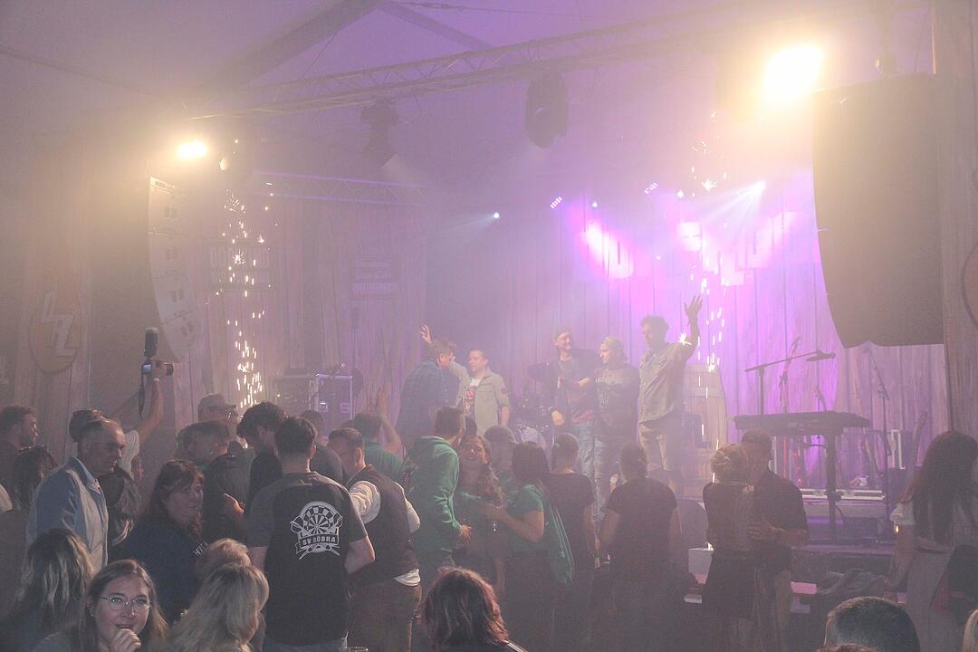 Party mit den DORFROCKERN Party mit den DORFROCKERN