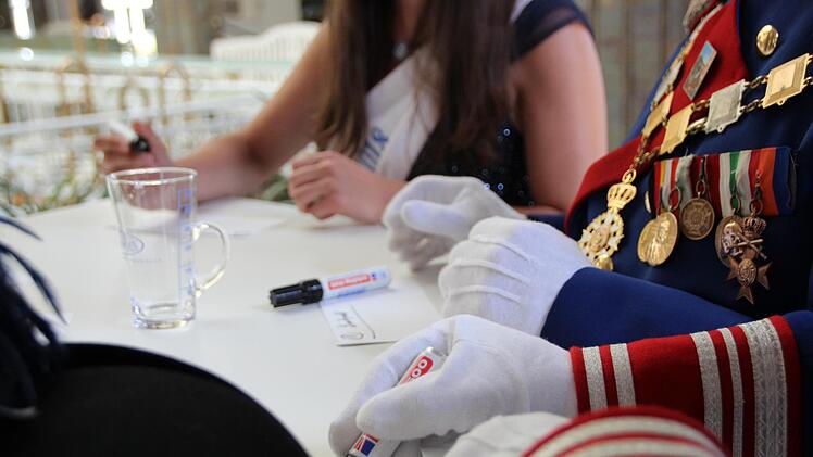 Blindverkostung mit Bad Kissinger Heilwassern. Foto: Benedikt Borst