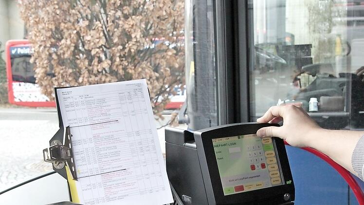 Weil die Fahrplanänderungen nicht rechtzeitig auf die Drucker aufgespielt werden konnten, gab es keine Fahrscheine in den Bussen. Foto: A. Oswald
