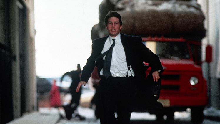 Anwalt in Action: Mitch (Tom Cruise) macht sich auf die Suche nach belastendem Beweismaterial und das passt einigen Leuten &uuml;berhaupt nicht.