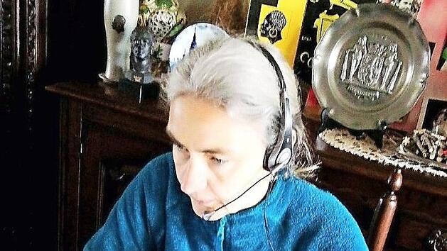 Anja van Acker im Home Office: Sie ist Lehrerin am freien technischen Institut Waregem und betreut als Mitglied des Partnerschaftsausschusses Oudenaarde-Coburg die gemeinsame St&auml;dtepartnerschaft. Foto: privat