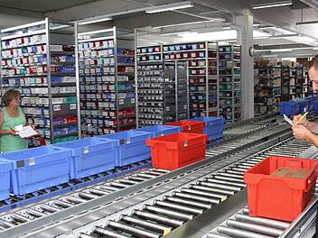 Viele Betriebe im Landkreis - hier DT & Shop in Großenbrach - haben gut zu tun und sind auf Wachstumskurs.  Foto: Edgar Bartl