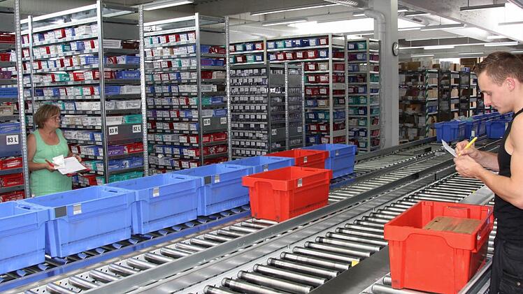 Viele Betriebe im Landkreis - hier DT & Shop in Großenbrach - haben gut zu tun und sind auf Wachstumskurs.  Foto: Edgar Bartl
