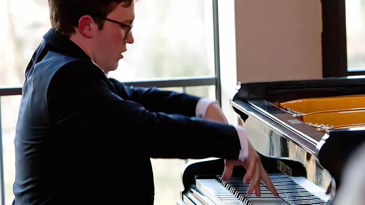 Frank Dupree bei seinem Coburg-Gastspiel im Haus ContaktFoto: Jochen Berger