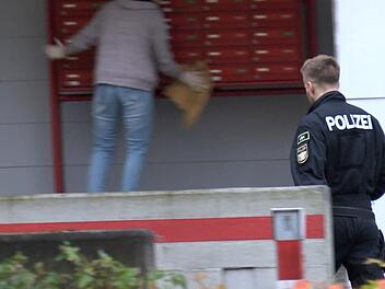 Am 21. Oktober 2015 führte die Polizei mit Unterstützung von Spezialeinheiten in verschiedenen Wohnungen in Bamberg Razzien durch. Im Zuge der Durchsuchungen wurden mehrere Neonazis verhaftet.  Foto: News5/Herse