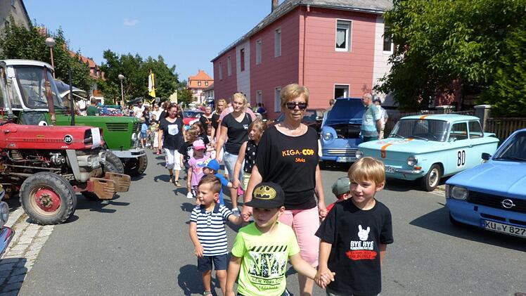 Sie gehen ins Haus für Kinder. Foto: Klaus-Peter Wulf