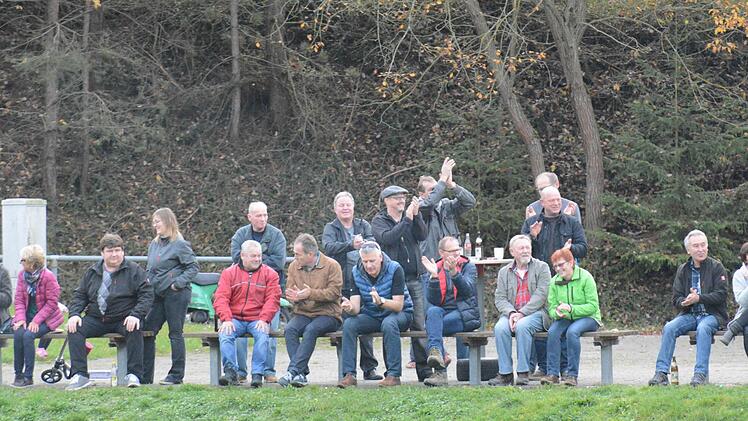 Schnappschuss vom Spiel der Woche in Obereschenbach. Foto: ssp