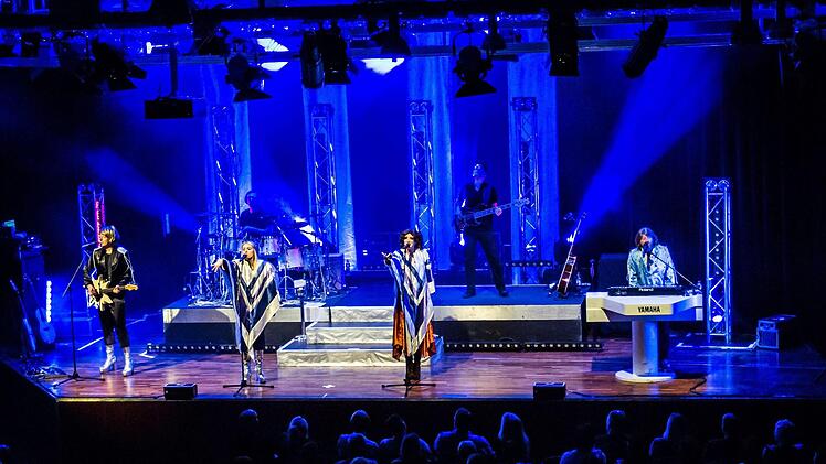 Reichlich Applaus gab es im Coburger Kongresshaus für die Konzert-Show "Abba Gold".Foto: Jochen Berger