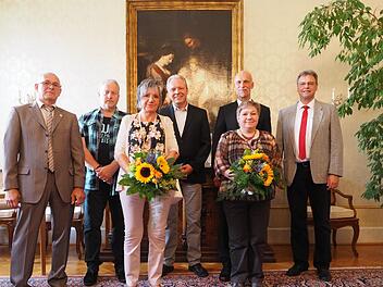 Oberbürgermeister Kay Blankenburg (2. v. r. hinten) mit den Jubilaren und zukünftigen Ruheständlern der Stadt Bad Kissingen Hans Müller, Willibald Wager, Marianne Müller, Manfred Wolf, Heike Ulsamer, Harald Albert Foto: Stadt Bad Kissingen