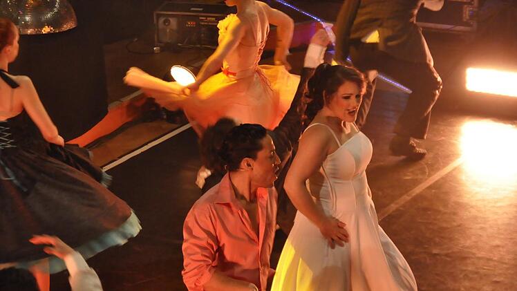 Zwei Stunden mit besten Musicalmelodien bescherten die Akteure der "Nacht des Musicals" ihren Zuhörern im Bad Kissinger Regentenbau. Foto: Peter Lopf