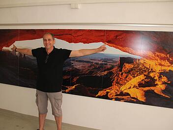 Fotografien mit besonderem Ausmaß zeigt Gerd Zimmer in den Rathaushallen. Dieses Panorama-Bild zeigt die Canyonlands. Foto: Roepert