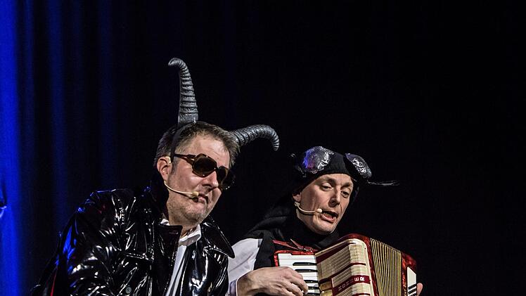 Das neue Programm des Kabarett-Trios TBC feierte seine Premiere in Beiersdorf.Foto: Jochen Berger