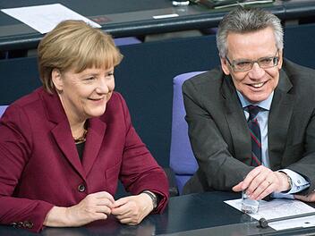 Bundesinnenminister Thomas de Maizière will sich am Donnerstag ein Bild vom "Balkanzentrum" in Bamberg machen. Foto: Bernd von Jutrczenka/dpa