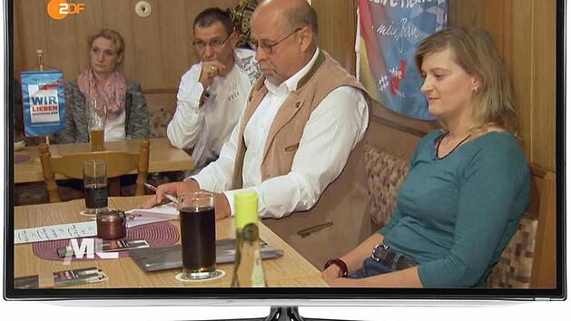 Das ZDF-Magazin "Mona Lisa" berichtete am Samstag vom AfD-Stammtisch in Kulmbach. Screenshot und Montage: Dagmar Klumb