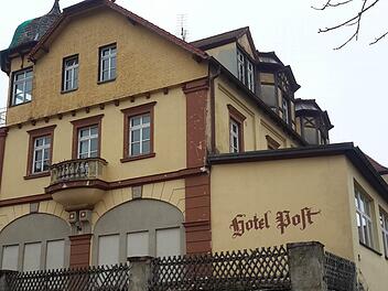 Das ehemalige Hotel "Post" ist das Sorgenkind der Fußgängerzone von Bad Brückenau. Foto: Rolf Pralle