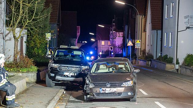 Mit 1,8 Promille - 46-j&auml;hriger kracht in geparkten Pickup