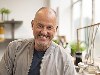 Frank Rosin Frank Rosin bekommt bei Kabel Eins eine neue Sende-Reihe, die ihn unter anderem auf die Hamburger Reeperbahn führt.