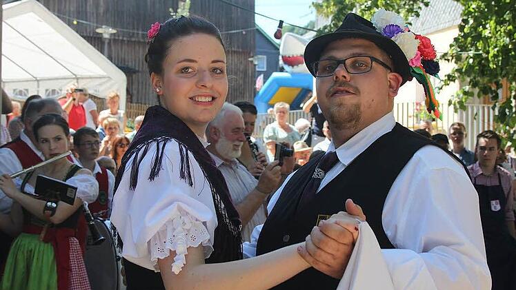 Ebersdorfer Kirchweih-Tanzpaar Foto: Veronika Schadeck