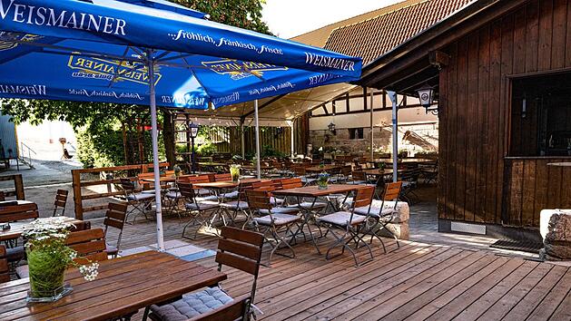 Bad Rodach: Ehemaliger Landgasthof Wacker wird wiederbelebt - neue Eigent&uuml;merin er&ouml;ffnet Biergarten