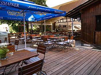 Bad Rodach: Ehemaliger Landgasthof Wacker wird wiederbelebt - neue Eigentümerin eröffnet Biergarten