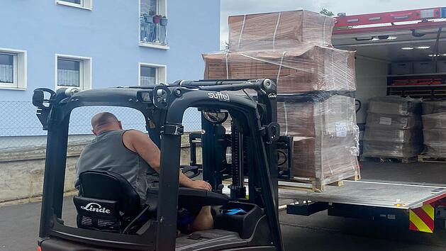 Kitzinger Feuerwehr transportiert Hilfsg&uuml;ter nach Oberbayern