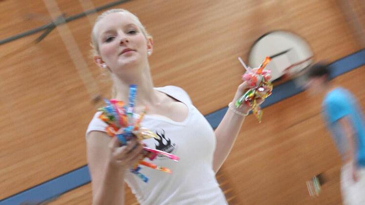 Die unteren Jahrgänge wurden mit Süßigkeiten belohnt.