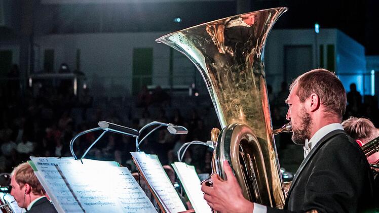 Handball-Sinfonie lautete das Motto eines Gemeinschaftsprojekts zwischen dem Landestheater und dem HSC 2000 Coburg in der HUK-Arena.Foto: Jochen Berger