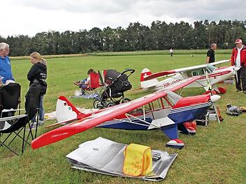 Beim Schauflugtag der Segelfluggruppe "Kordigast" Burgkunstadt am 24. Juni können wieder jede Menge Modellflugzeuge bestaunt werden.  Foto: Stephan Stöckel