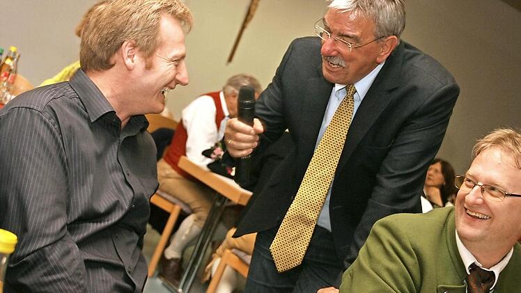 Paul Ziegler im Gespräch mit Dirigent Martin Rudolf  Foto: Kerstin Väth