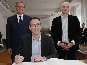 Zufriedene Gesichter: Andreas Starke, Chris Fleming und Wolfgang Heyder (v.l.) Foto: Matthias Hoch