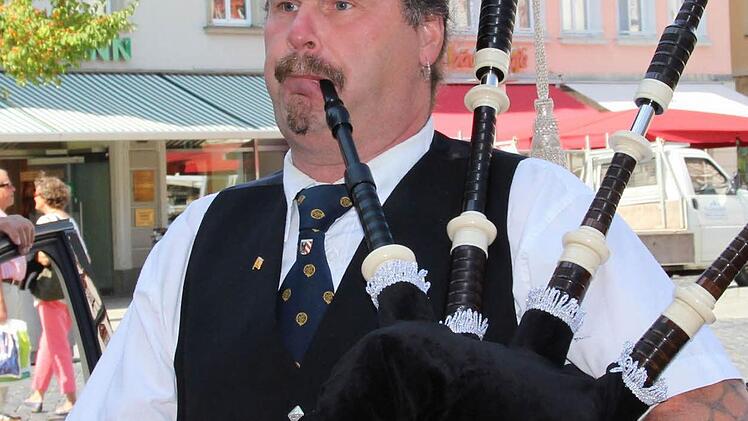 Detlef Purucker spielt DudelsackFoto: Jochen Berger