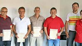 Ehrungen (von rechts): Konrad Keller, Kathrin Morgenroth, Bürgermeister Martin Mittag, Rudolf Tranziska, Uwe Jahresdörfer, Thomas Vollkommer, Gerhard Och, Stefan Nitzsche  Fotos: Bettina Knauth